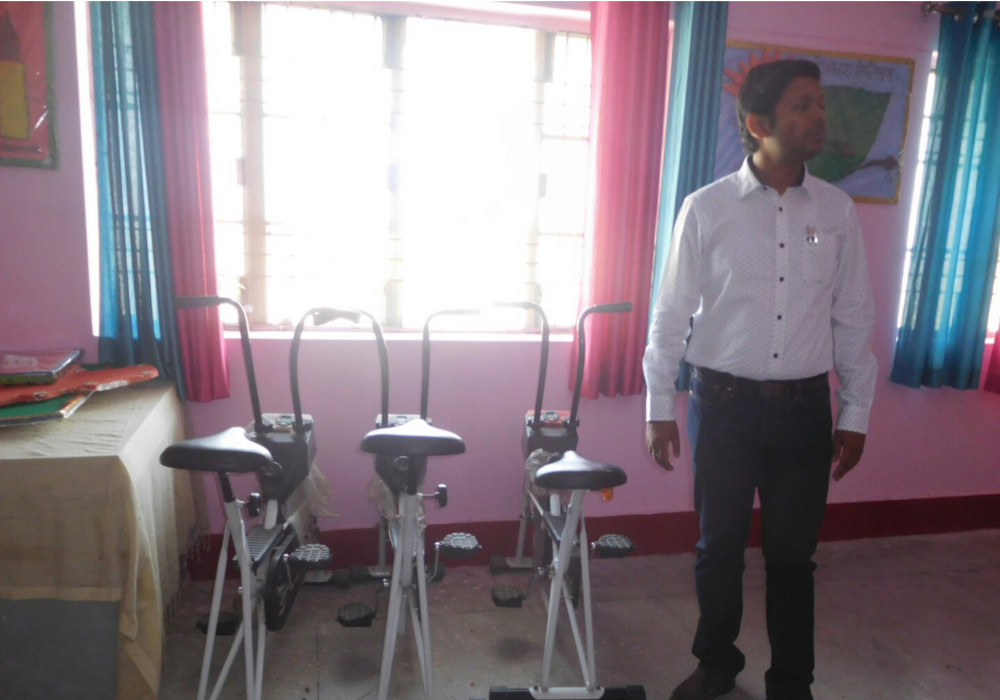 DM Pulkit khare inspected kasturba gandhi school