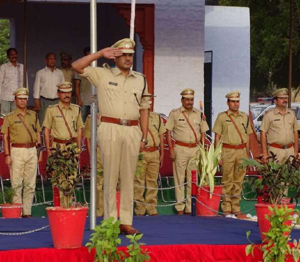 desh seva ke lie sadaiv tatpar rahane ka sankalp...dekhie tasveeren