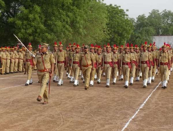 desh seva ke lie sadaiv tatpar rahane ka sankalp...dekhie tasveeren