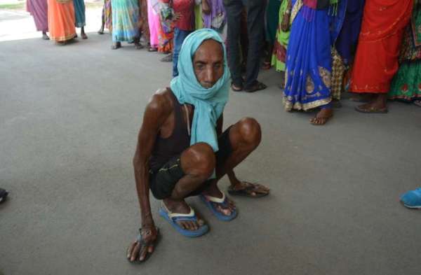 Photo Gallery : दो माह से बिजली बंद से परेशान इस गांव के ग्रामीण  पहुंचे कलेक्टोरेट, सौंपा ज्ञापन, समस्याएं और भी पढि़ए खबर...