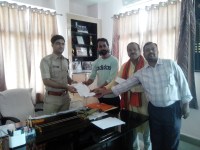 Why ... Why the traders closed the shops of the city, the action again