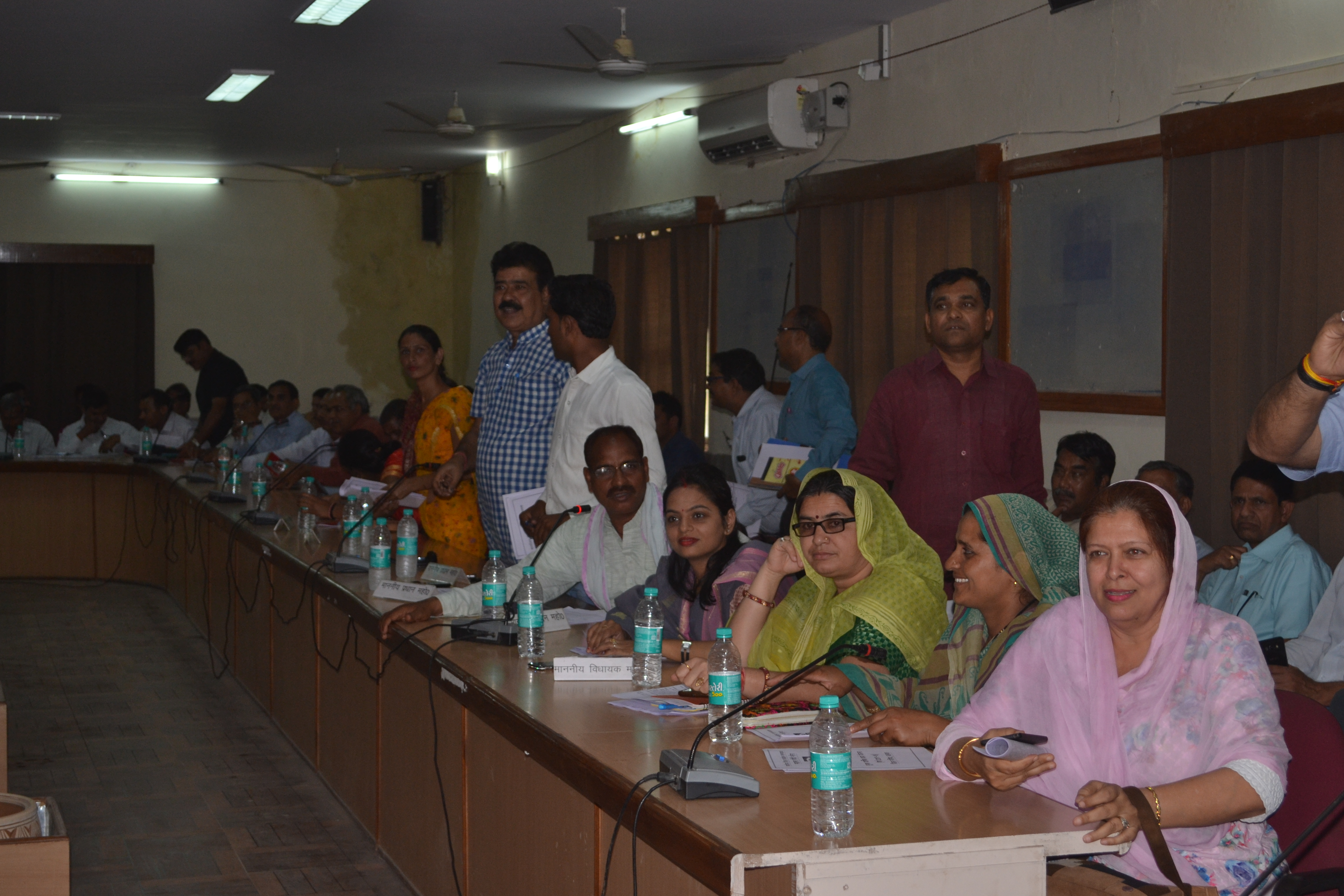 ONLY ONE MLA PRESENT IN MEETING OF ZILA PARISHAD