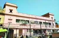 Lock on the lab for eight days