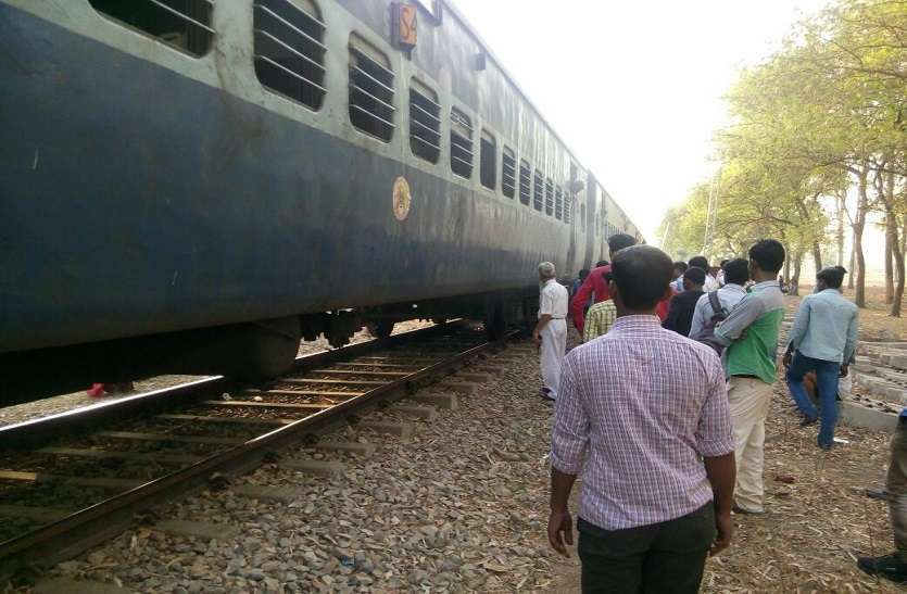 Muri Express break jam from Kanpur train became 24 hours late