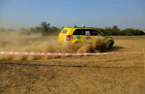 आगरा ताज कार रैली