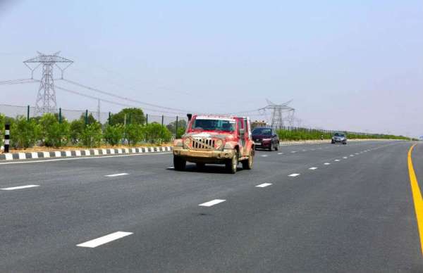 आगरा ताज कार रैली