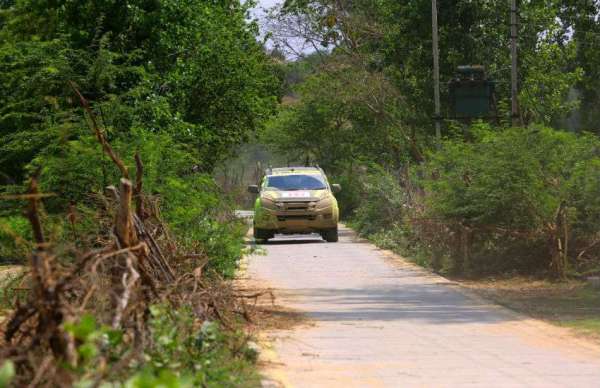 आगरा ताज कार रैली