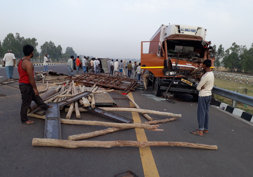 Uttar Pradesh road accident 