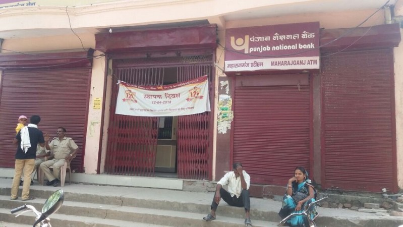 cash problem in bank and atm like notebandi