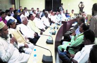 सर्वदलीय बैठक में रेलवे एक्शन कमेटी का गठन