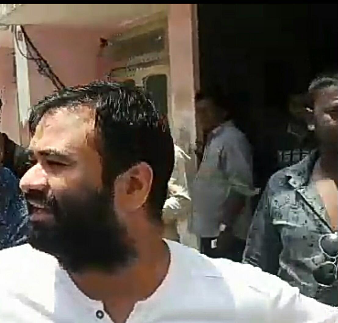 बीआरडी मेडिकल कॉलेज में जिस डॉ काफिल को मीडिया ने बताया था मसीहा, उसने कहा सरकार मुझे फंसा रही