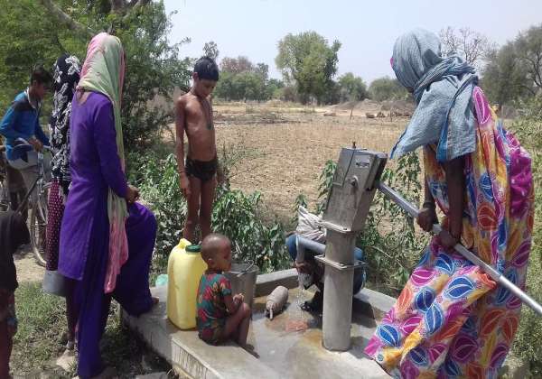 Struggle for water in chitrakoot up