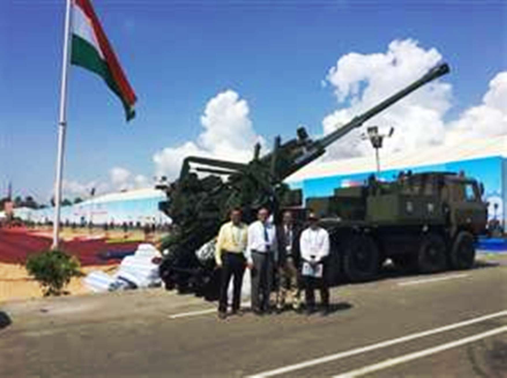 मेक-इन-इंडिया के तहत कानपुर में बनी पहली स्वदेशी ट्रक माउंट गन, 42 किमी तक दुश्मनों का खेल खत्म करने की रखती है क्षमता मेक-इन-इंडिया के तहत कानपुर में बनी पहली स्वदेशी ट्रक माउंट गन, 42 किमी तक दुश्मनों का खेल खत्म करने की रखती है क्षमता