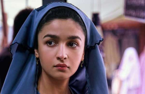 WHAT! 'RAAZI'  के लिए घंटो तक इस काम की TRAINING लेती रहती थी आलिया