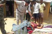  पति ने अपनी पत्नी को टांगी से वार कर मौत के घाट उतार दिया