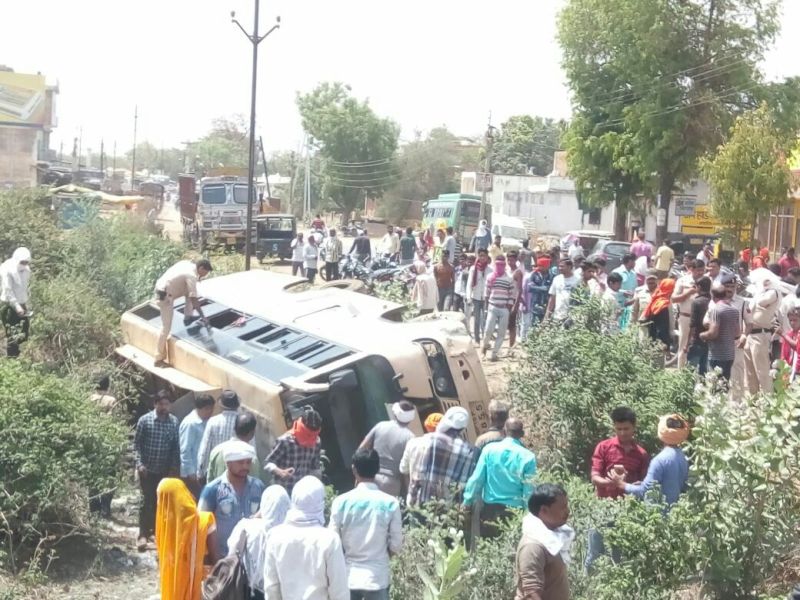 Big news- passenger bus reverses, big accident news in shahdol