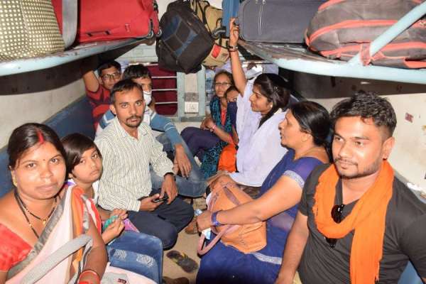 रीवा-जबलपुर पैसेंजर ट्रेन में इस तरह उठा धुआं, देखें हादसे की ताजा तस्वीर
