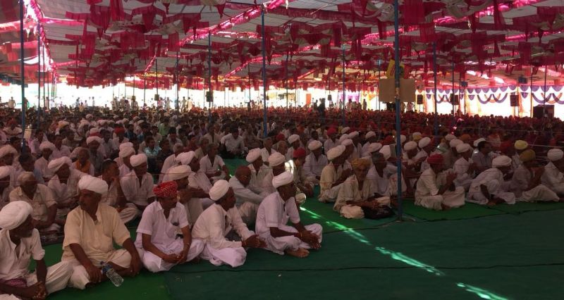 - बालोतरा क्षेत्र के दूदवा गांव में आयोजित भागवत कथा में उपस्थित श्रद्धालु।