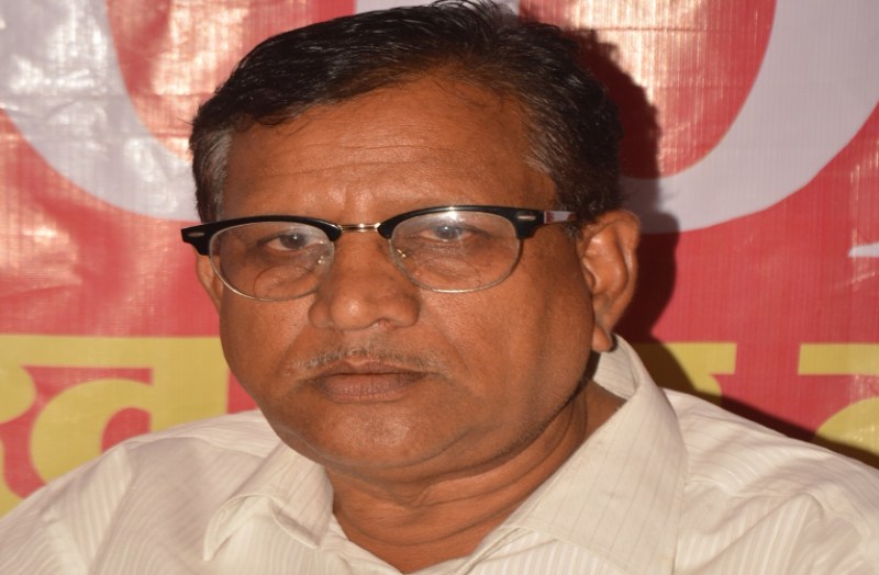 न्यूनतम मजदूरी और मूलभूत सुविधाओं के लिए तरस रहे हैं सीएसईबी के ठेका श्रमिक