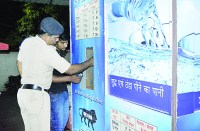 CG Impactful News : बंद फ्रिजर के साथ व्यवसायिक वाले दो वाटर एटीएम की सेवा हुई बहाल