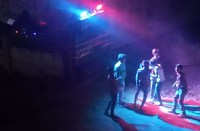 डीजे की धुन में लोग थिरक रहे हैं वहीं पुलिस प्रशासन मूकदर्शन