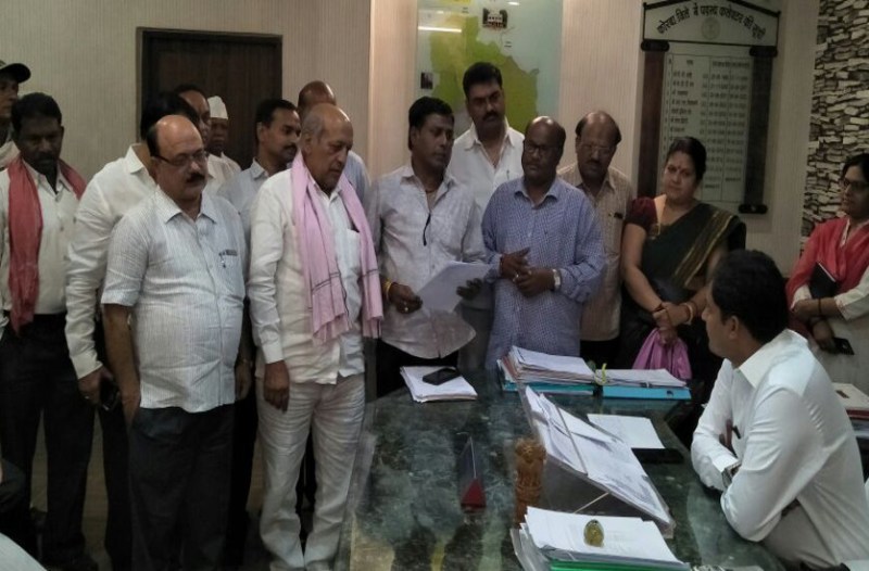 कोरबा विकास समिति ने इस मामले में कलेक्टर और एसपी को ज्ञापन सौंपा