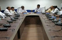 त्रिपक्षीय वार्ता : पढि़ए खबर रेलवे अधिकारी किस तरह से जनता को कर रहे गुमराह