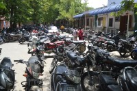 illegal parking recovery at ajmer court,people facing problem