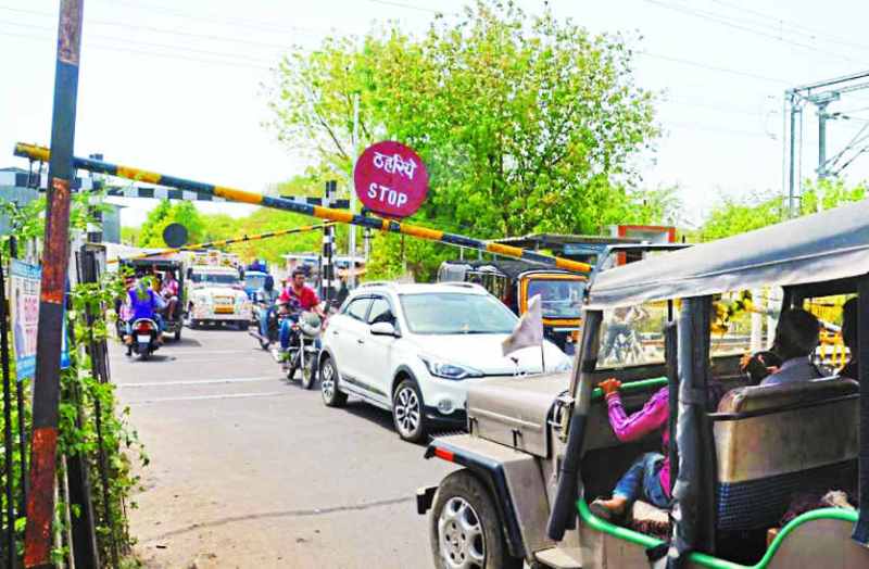 bhilwara, bhilwara news, Vehicles stuck on the track in bhilwara, Latest news in bhilwara, Bhilwara News in hindi, Hindi News in bhilwara, Latest hindi news in bhilwara