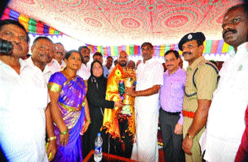 People welcomed the arrival of Saturn Shivalinga's Velure