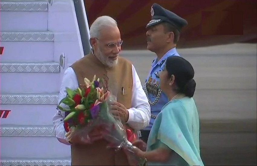 Narendra Modi returns india