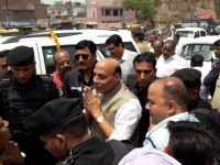 गुरू से मिलने के बाद कार्यकर्ताओं से की मुलाकात, क्षेत्रीय अध्यक्ष की कार में बैठकर 2019 के लिए की चर्चा