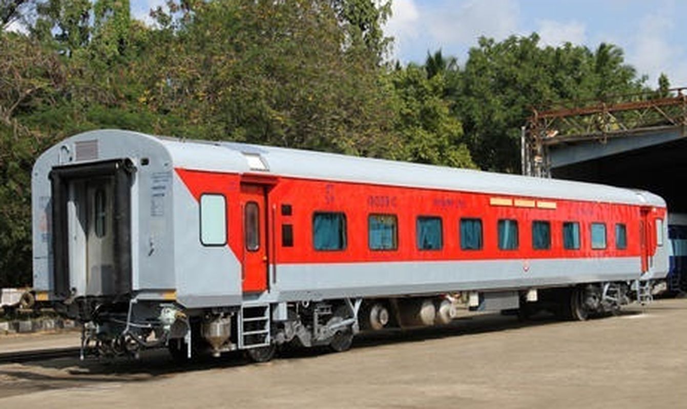 LHB coach train