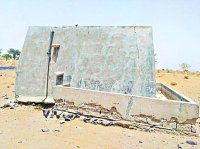  सांगरानाड़ी में कई वर्षों से सूखी सिंधियों की ढाणी की हौदी।