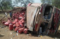 निर्माणाधीन मार्ग मे संकेतक नही लगने से रोज हो रही घटनाएं