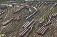 Bizarre News,bizarre world news,Bizzare world,wierd news,kzhk worlds most complicated railway track,Frequent rail service,Frankfurt Hauptbahnhof station,