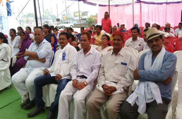 महात्मा बुद्ध के बताए मार्ग पर चलें