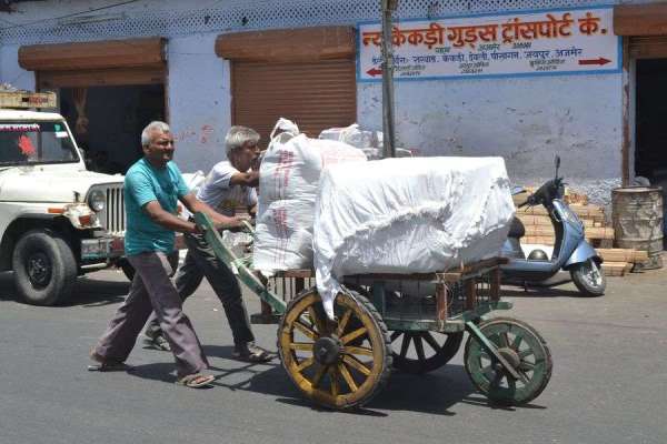 pics of labourer on labour day