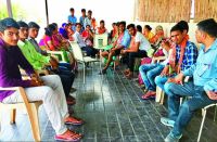 प्रधानमंत्री के मन की बात को सुनते हुए।