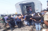 सारागांव स्टेशन से पहले नए बने यार्ड के पास बड़ा हादसा होते-होते बचा