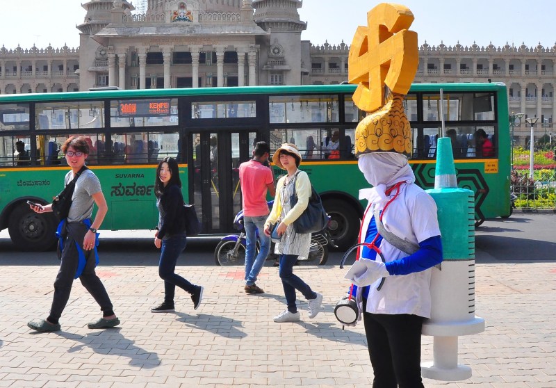 Publicity business loss 500 crore due to E. Commission's strictness