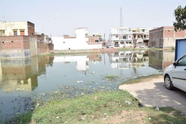 गर्मी में भी बरसात जैसे हालात, वार्ड नं.2 की दुर्दशा देखें इन तस्वीरों में