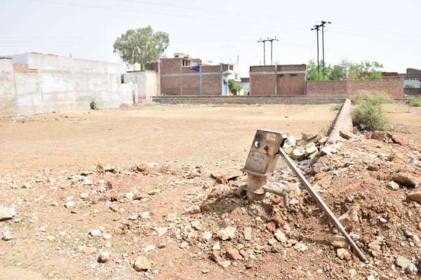 गर्मी में भी बरसात जैसे हालात, वार्ड नं.2 की दुर्दशा देखें इन तस्वीरों में