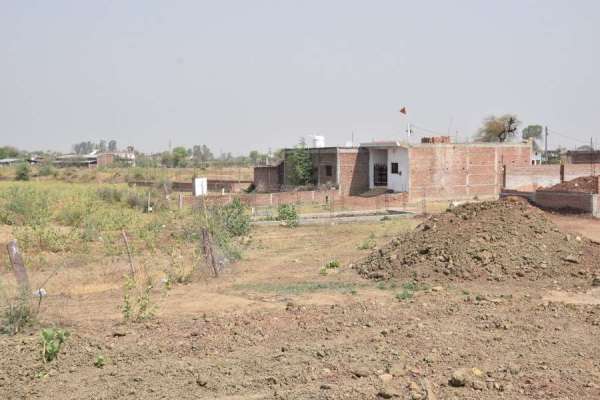गर्मी में भी बरसात जैसे हालात, वार्ड नं.2 की दुर्दशा देखें इन तस्वीरों में
