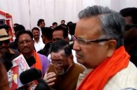 किसी को भी अधिकार नहीं कि वह किसी भी व्यक्ति को गांव में जाने से रोके