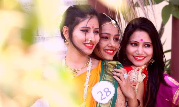 beautiful pics of collage friends