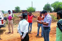 chitrakoot Nayagaon police station area case 15 lakhs theft