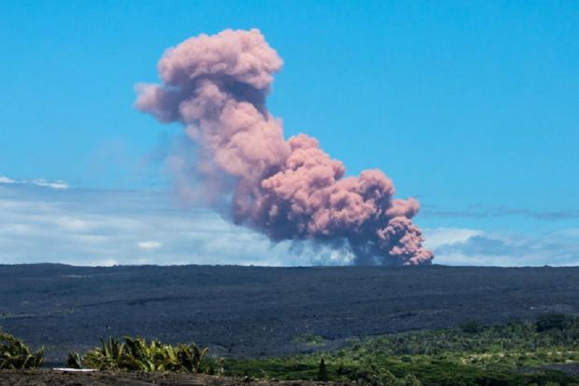 Hawaiis Kilauea Volcano erupts resulting evacuation of 1700