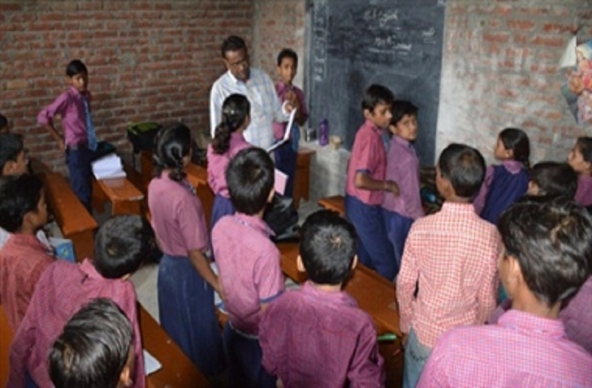 Yogi sarkar notice issued to non-affiliated private schools