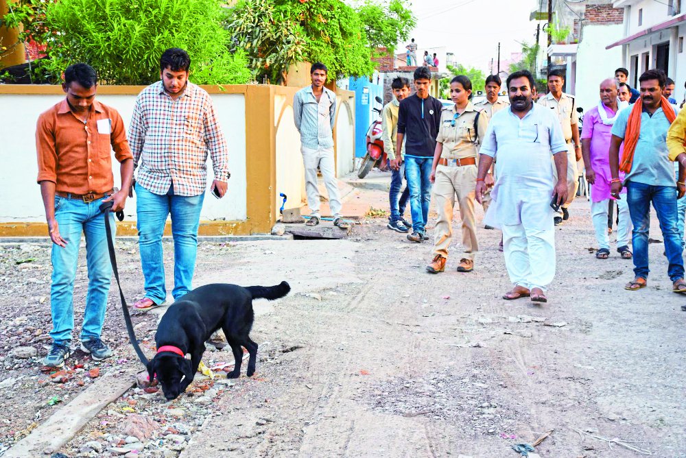 Story of Teacher's house theft in satna